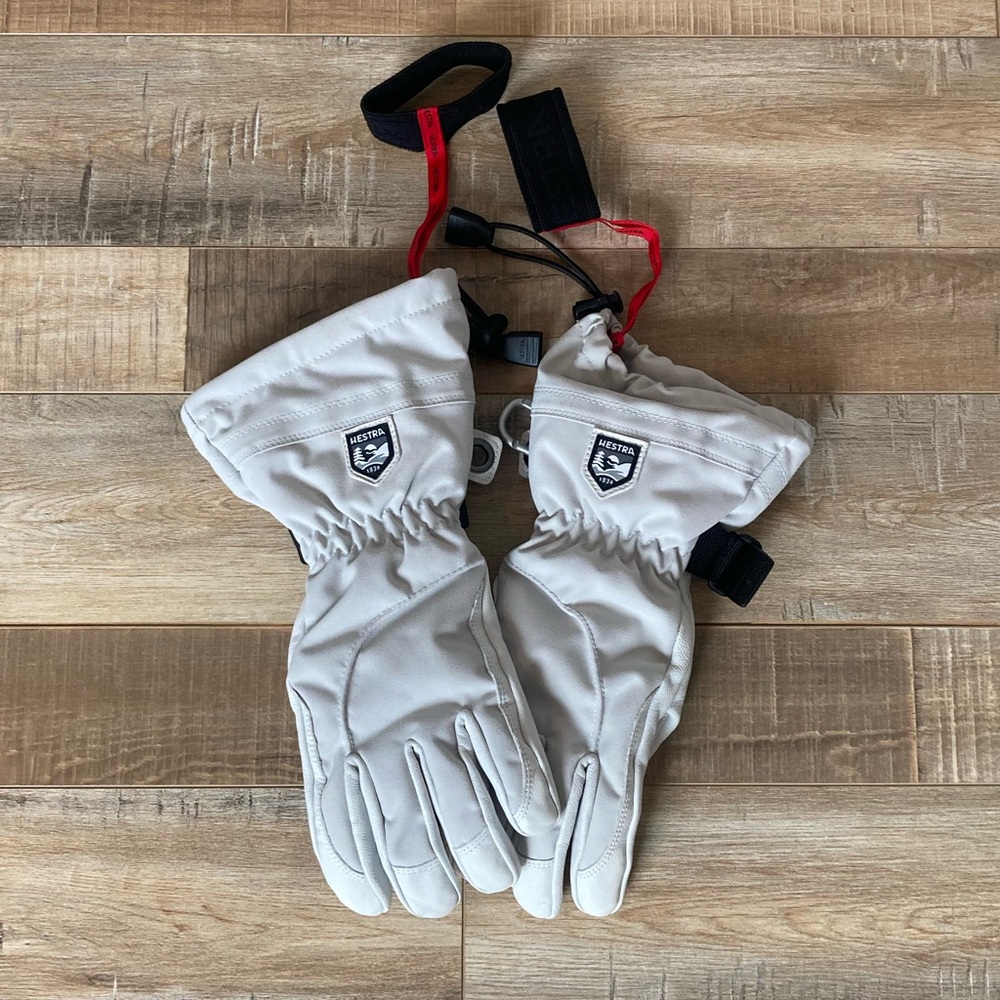 NWOT Hestra W’s ski gloves, white, size 7
